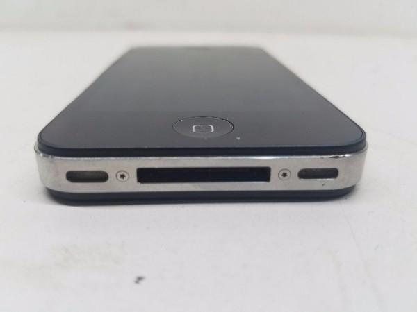 一台史蒂夫乔布斯收藏版的iPhone4s居然使用价值100万