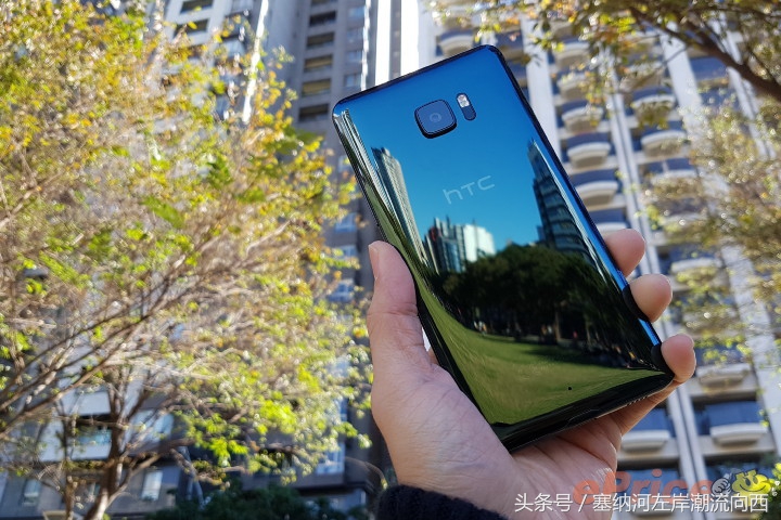 HTC新手机皇：HTC U Ultra入门测评