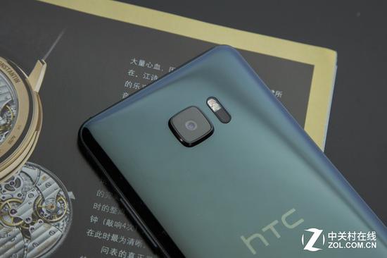 HTC U Ultra评测：两块屏幕+惊艳外观