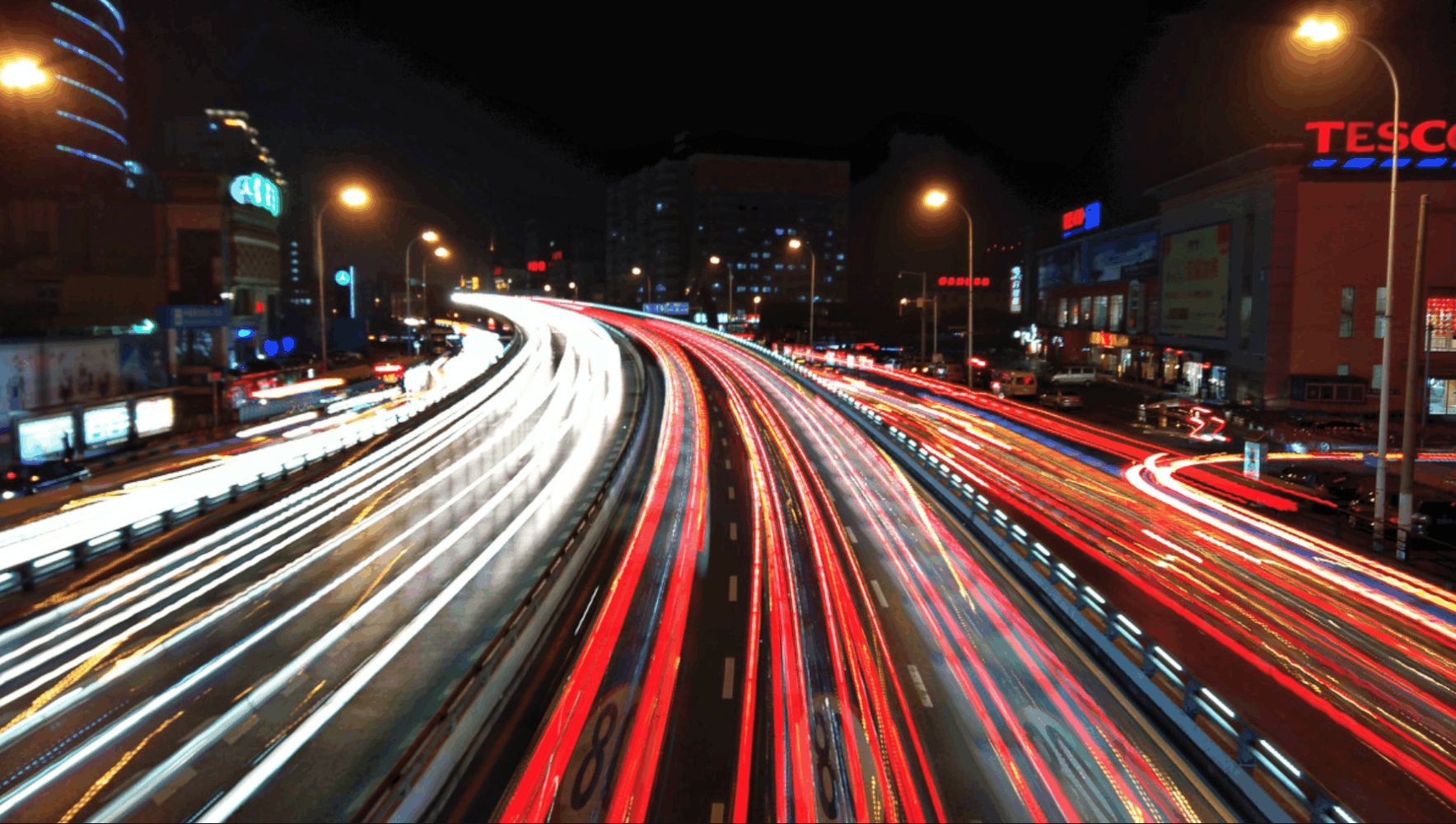 熙熙攘攘的城市夜景，我就用nubiaminiS在纪录