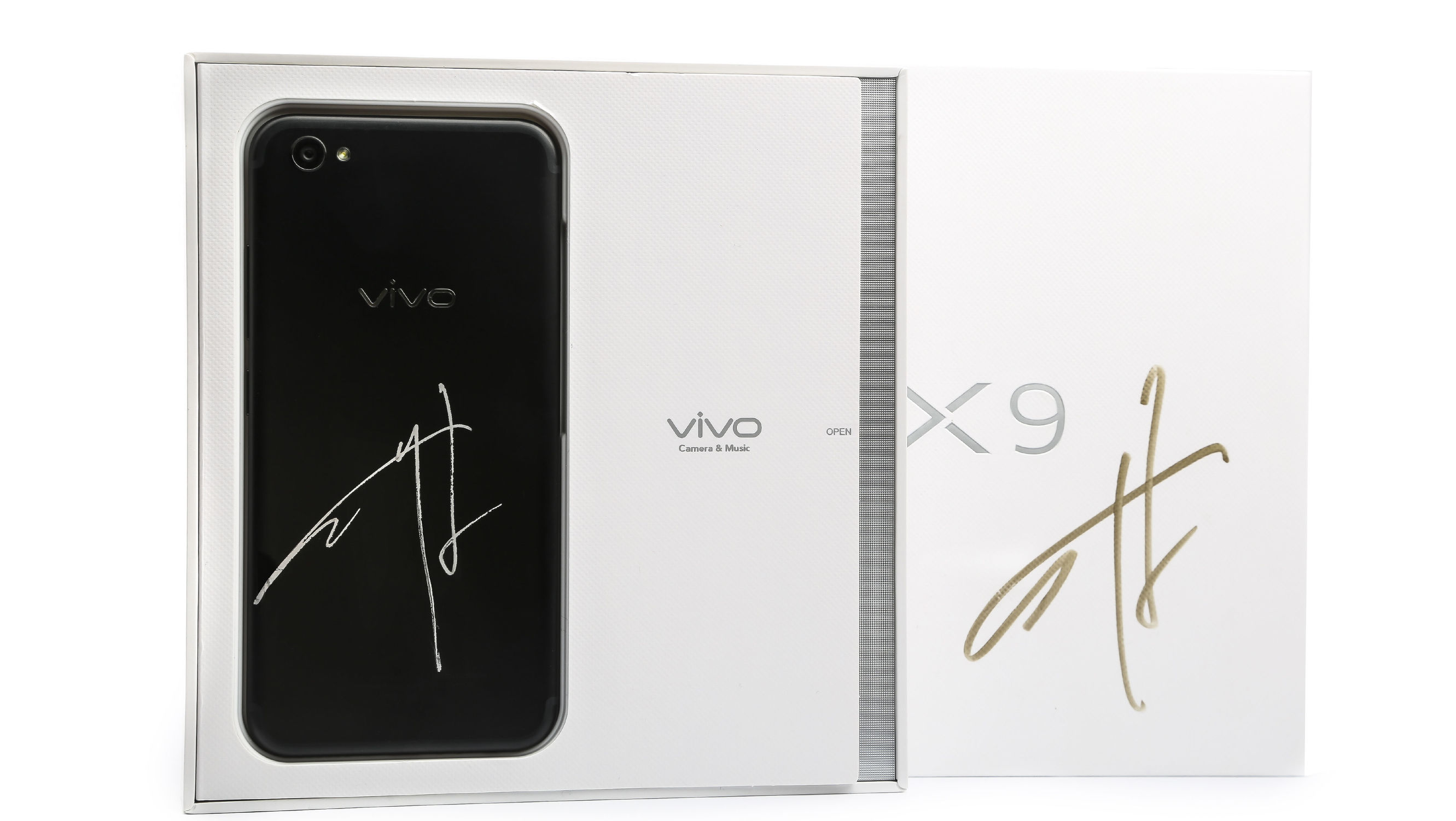 彭于晏签名版vivo X9来啦！女粉絲打动到哭