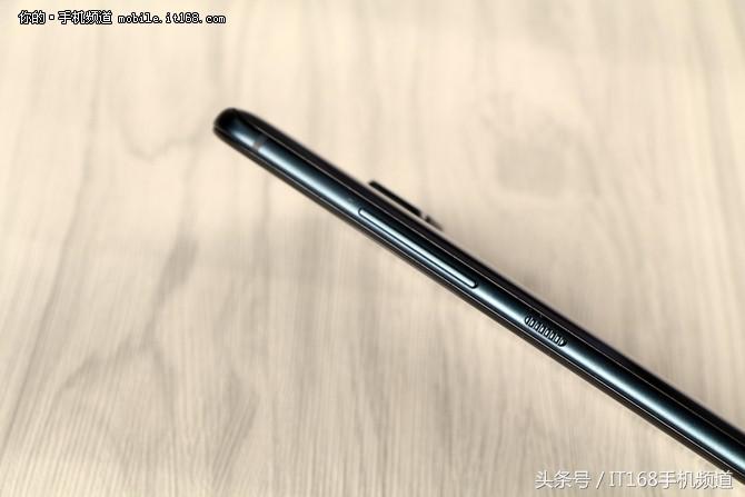 HTC U Ultra评测 主副双屏 双玻璃机身 5088起