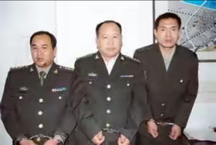 教你几招,轻松识破假军人