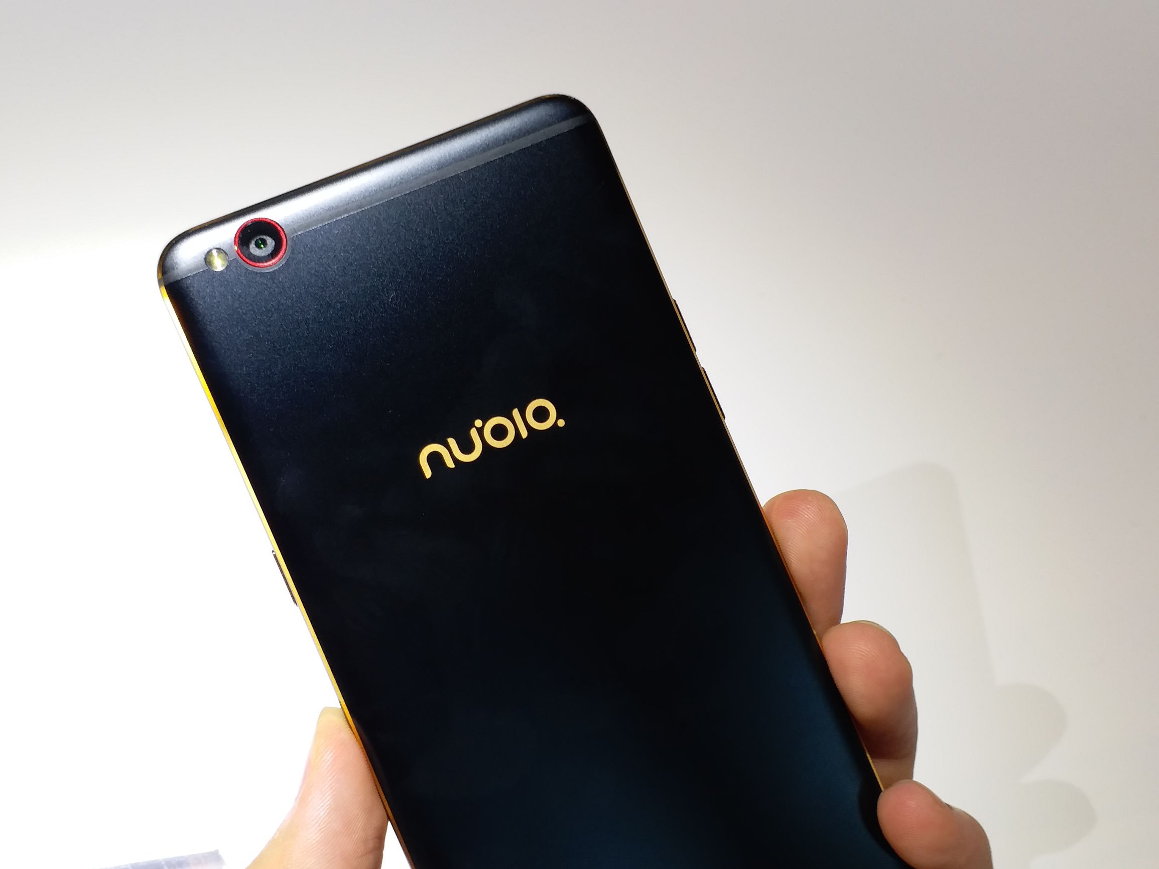 nubia17年抛下性价比高，新产品达到2999元！