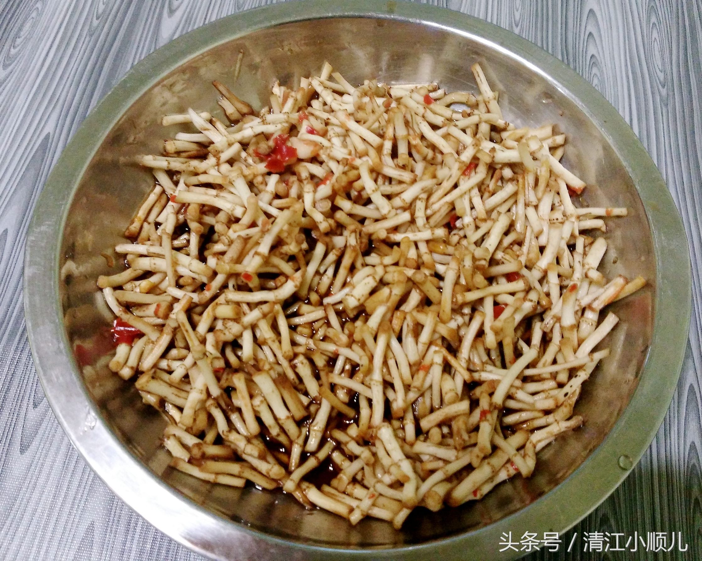 鱼腥草是折耳根吗（鱼腥草的功效作用及简介）