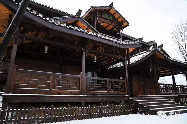 清远山庄地址:湖北省黄冈市麻城市五脑山森林公园内麻姑仙洞旁电话