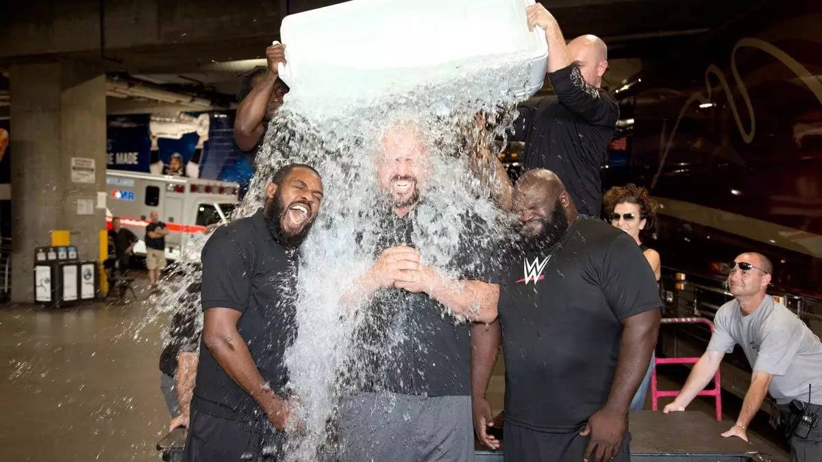 WWE巨人超级明星大秀哥擂台内外最罕见照片！