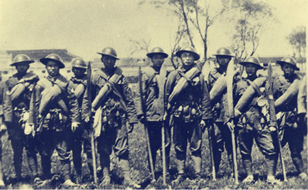 抗战时期中国军队的单兵装具︱草帽、草鞋最具中国特色