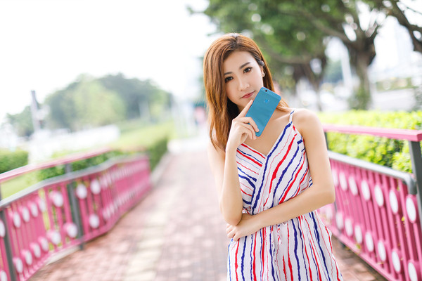 春天的气息 HUAWEI nova 青春版两色美女图赏