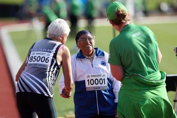 100公尺跑了74秒,跑出成绩的主角居然是个