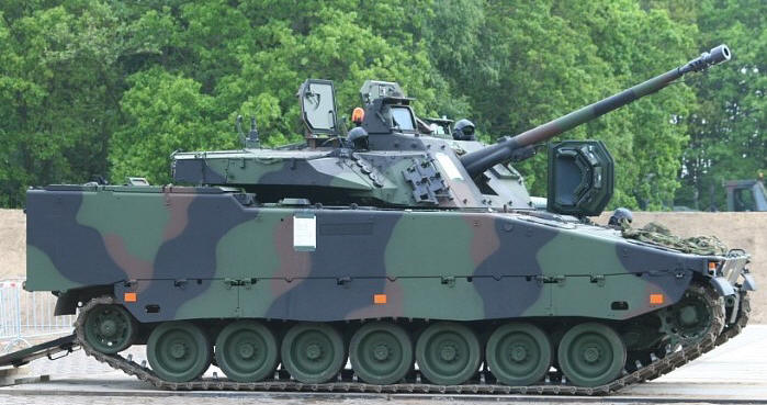 CV90战车新三代改型，配大口径机炮与猎歼能力先进火控系统