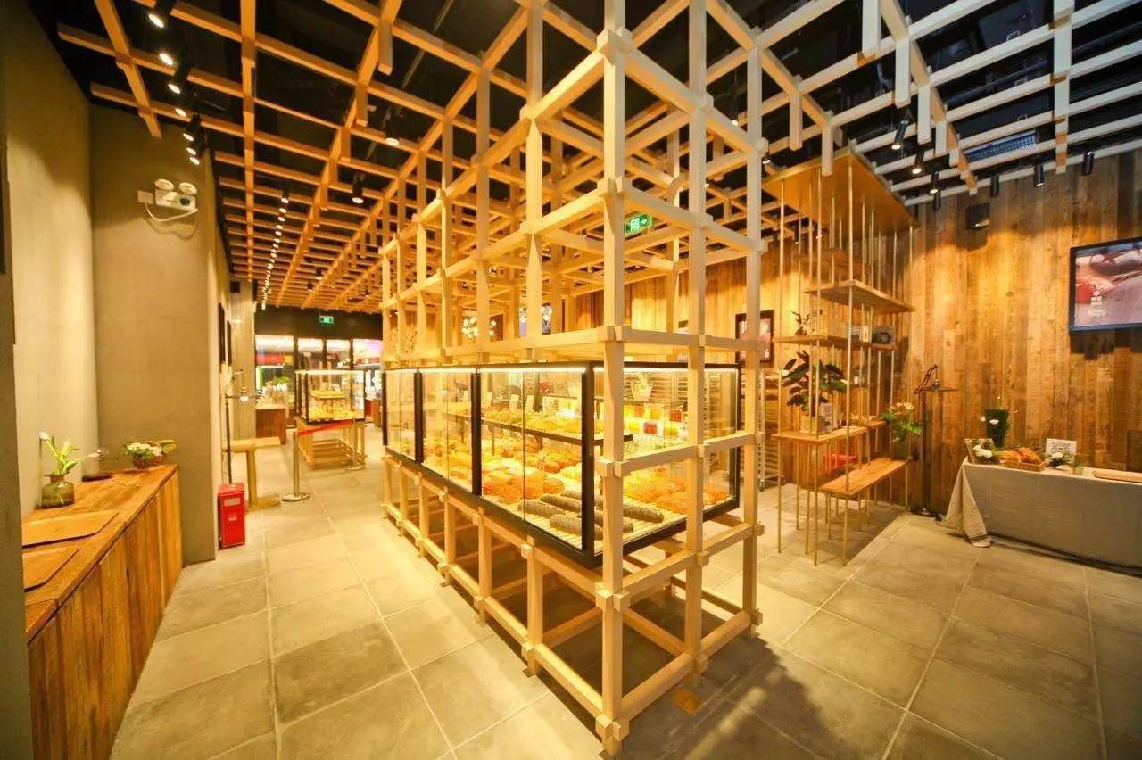 平均每分钟售出8.3个面包，武汉这家新开的面包店，刷屏了武汉人的朋友圈！