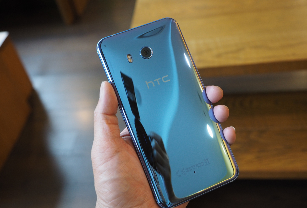 HTC U11强势回归，首创Edge Sense边框挤压交互