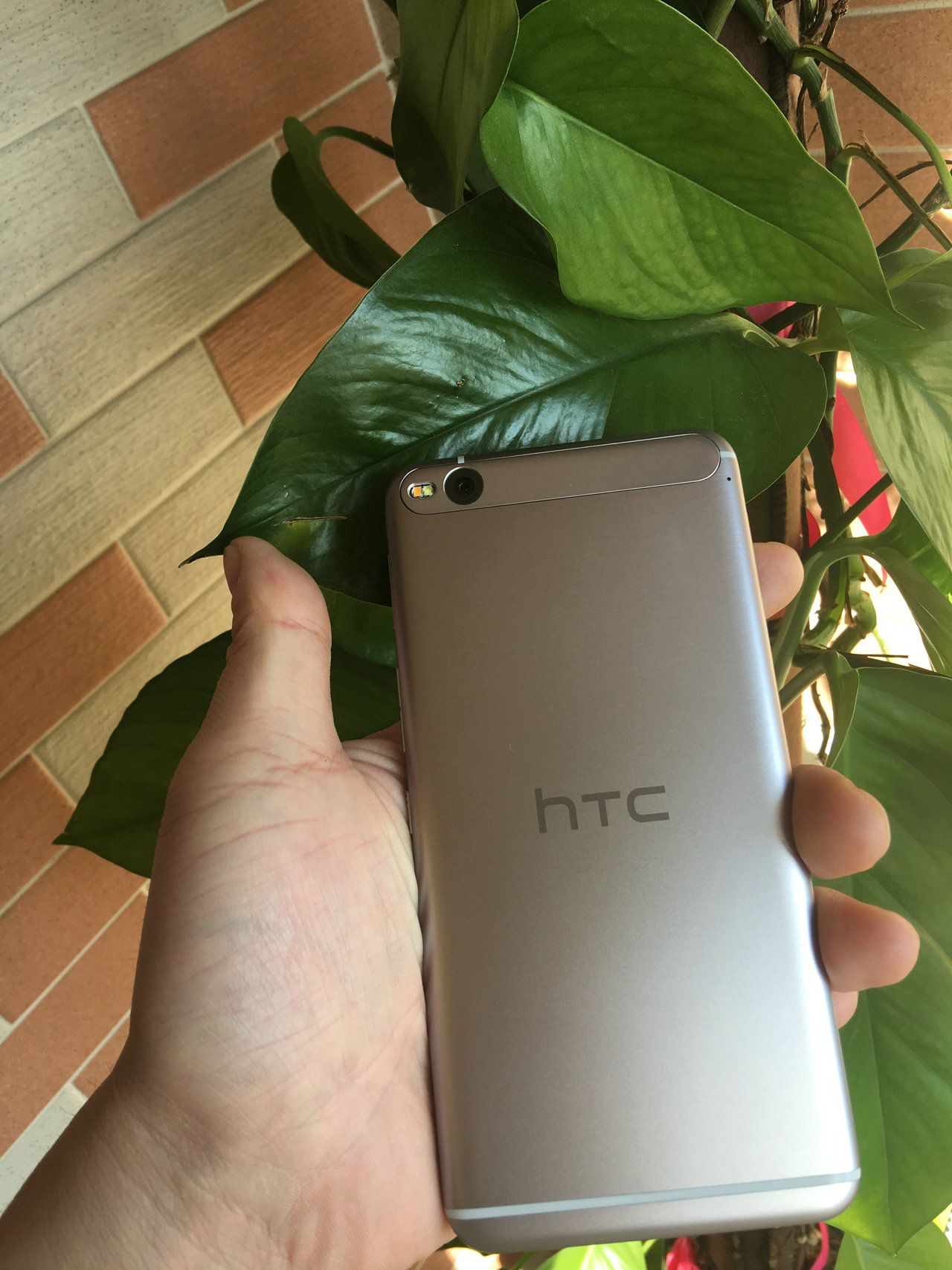 原创-HTC ONE X9冰原银版中立评测之开箱外观篇