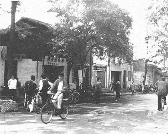 时光穿梭，赣州1980、1990年代老照片，你能认出多少？