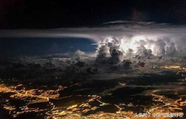 Air man shakes below record of 10 thousand meters of headroom setting! You never may have seen! 