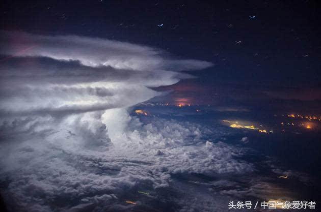 Air man shakes below record of 10 thousand meters of headroom setting! You never may have seen! 