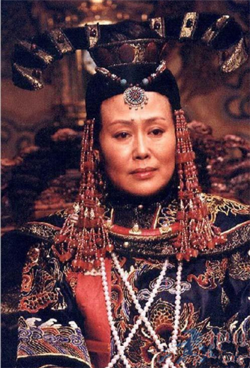 斯娃高琴简历66岁的siqingaowa和83岁的丈夫的近照他们婚后移民到瑞士