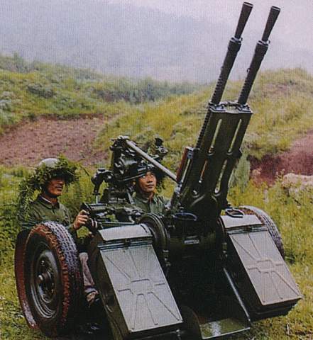 中国超猛大口径高射机枪号称铁扫帚：放平扫射打的越军鬼哭狼嚎！
