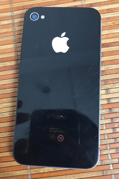 史蒂夫乔布斯最终遺作iPhone4s，如今大家还感觉它漂亮吗？