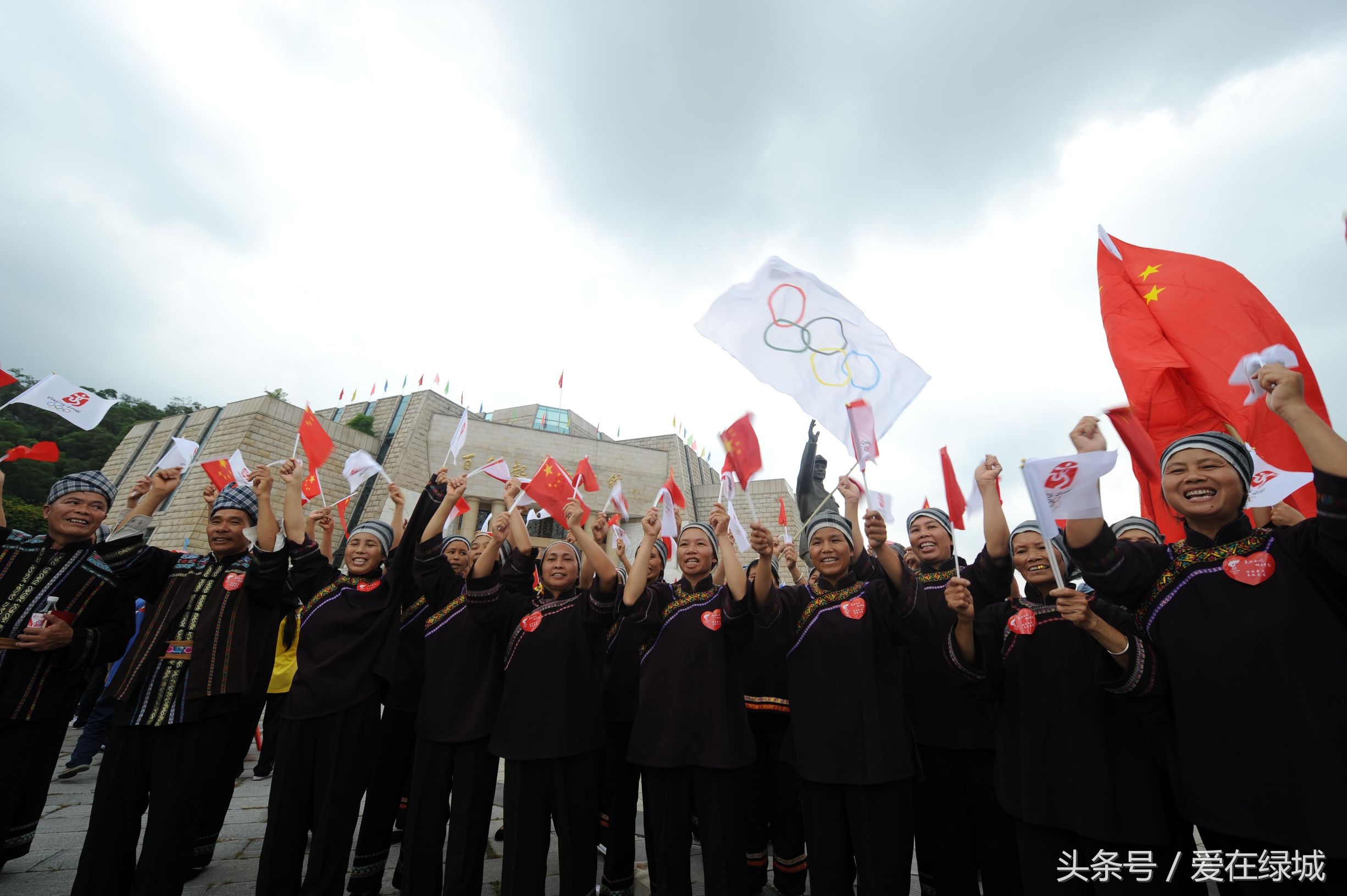 奥运会圣火多久到南宁(2008年广西最激动的一刻奥运火炬在广西传递)