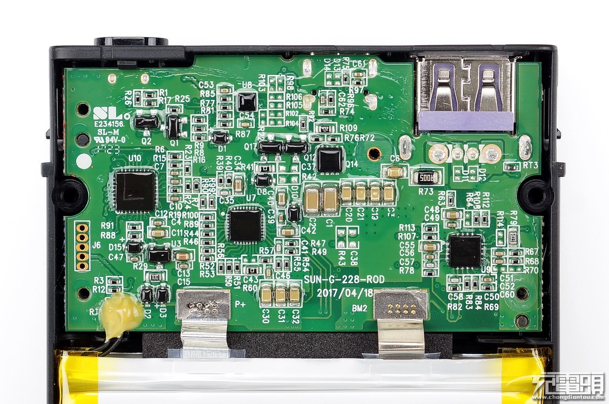 又双叒叕升级了：华为AP09S SCP 4.5V5A快充移动电源开箱拆解