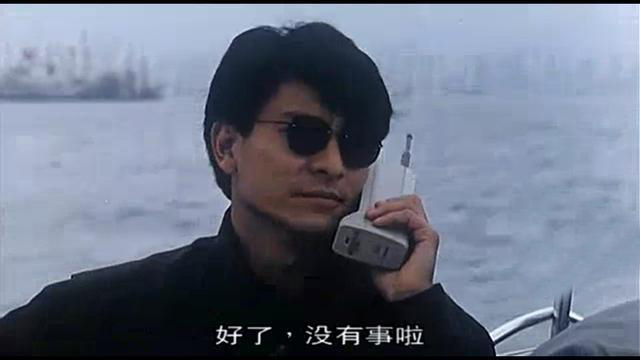 这种手机上以前全是主宰，你你是否还记得哪一款？网民：那消退的手机上，就是我流逝的青春