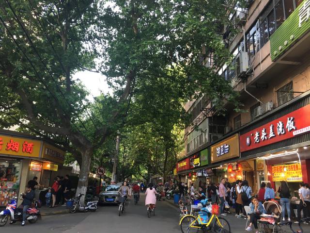 来南京，你必须打卡的13条高人气美食街