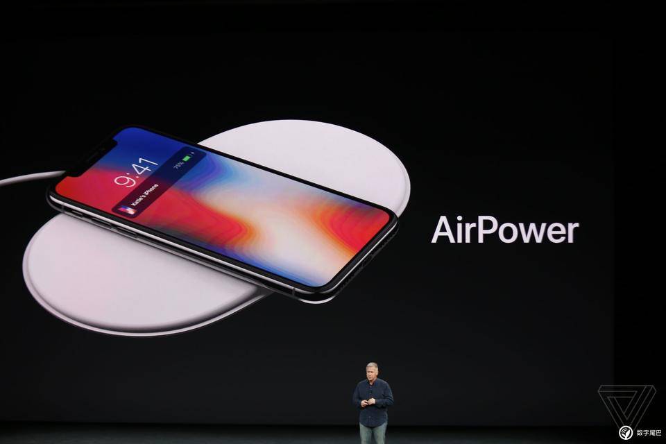 iPhone iPhone X 宣布出场：5.8 英尺全面屏手机   Face ID 人脸识别