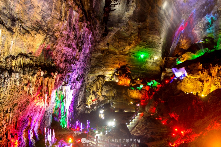 Pass through remote antiquity hole, source of secret condition peach blossom