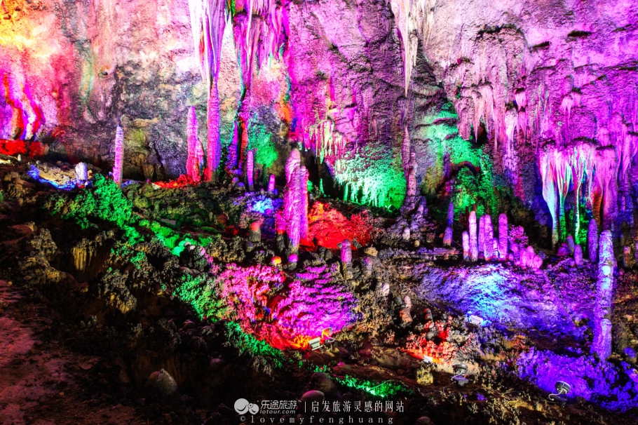 Pass through remote antiquity hole, source of secret condition peach blossom