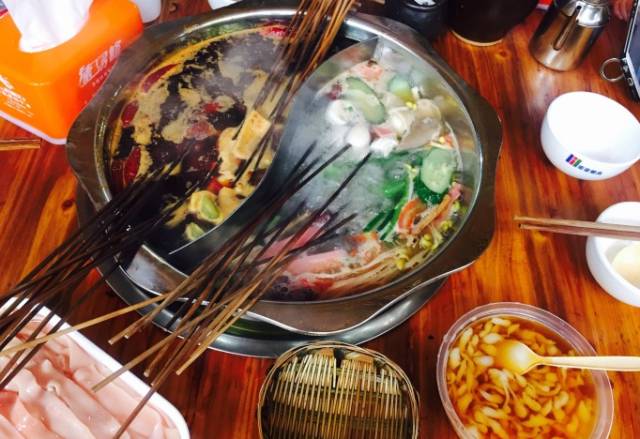 我们整理了50家在重庆必吃的店铺，国庆假期每顿都可以不重样！