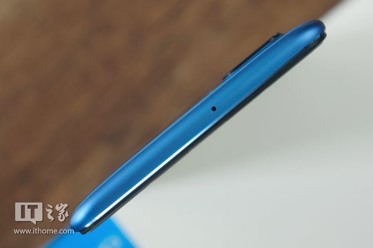 vivo X20手机上vivo蓝颜色拆箱图赏：蓝田生翠玉，名门世家出贤能