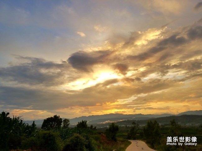文艺范需要什么武器装备？一台三星盖乐世 S8 就可以了！