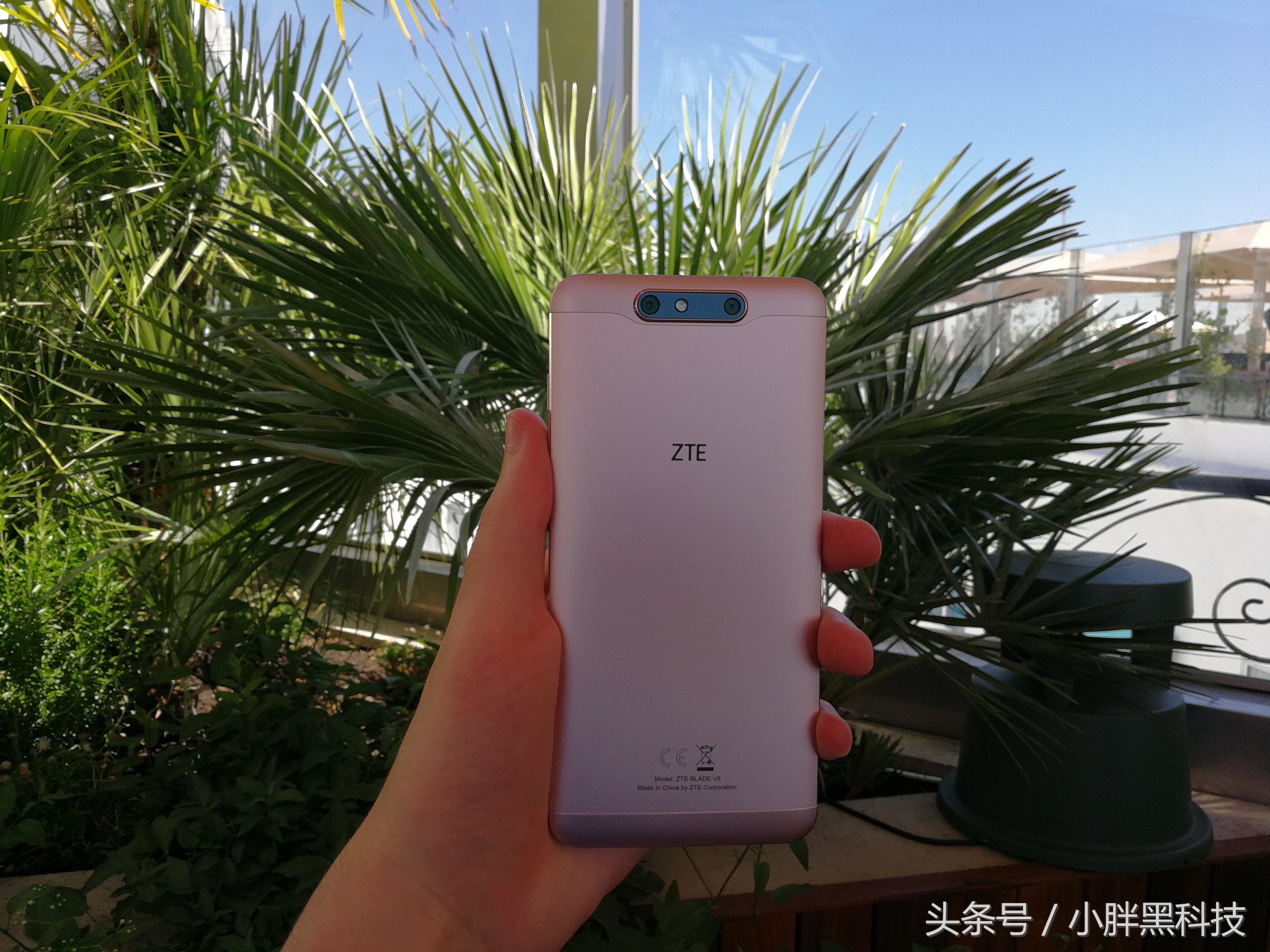 减价仅1000元，外置1300万柔光灯自拍照 后置摄像头双摄像头 4g 64G