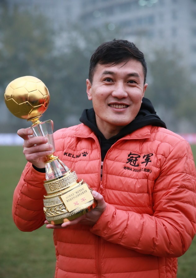 天下足球演员的自我修养下(2016欧洲杯豪华解说阵容,你最喜欢哪个解说)
