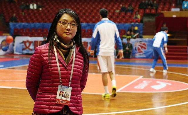 她是中国篮球最成功的女人，用了3年时间还成都一座冠军杯