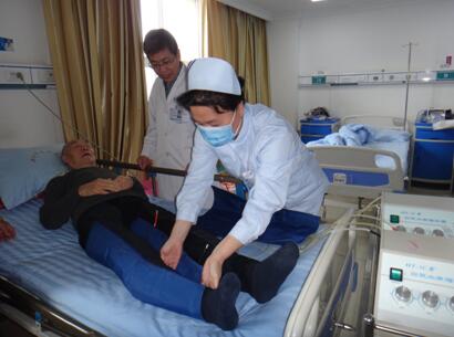 郑州市骨科医院:91岁手术四天后老人重回家园