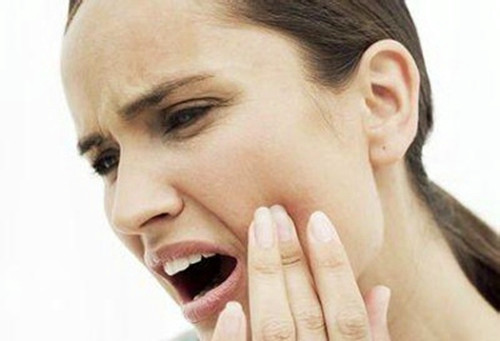 注意了！口腔溃疡极有可能恶化成口腔癌，你会辨别吗？