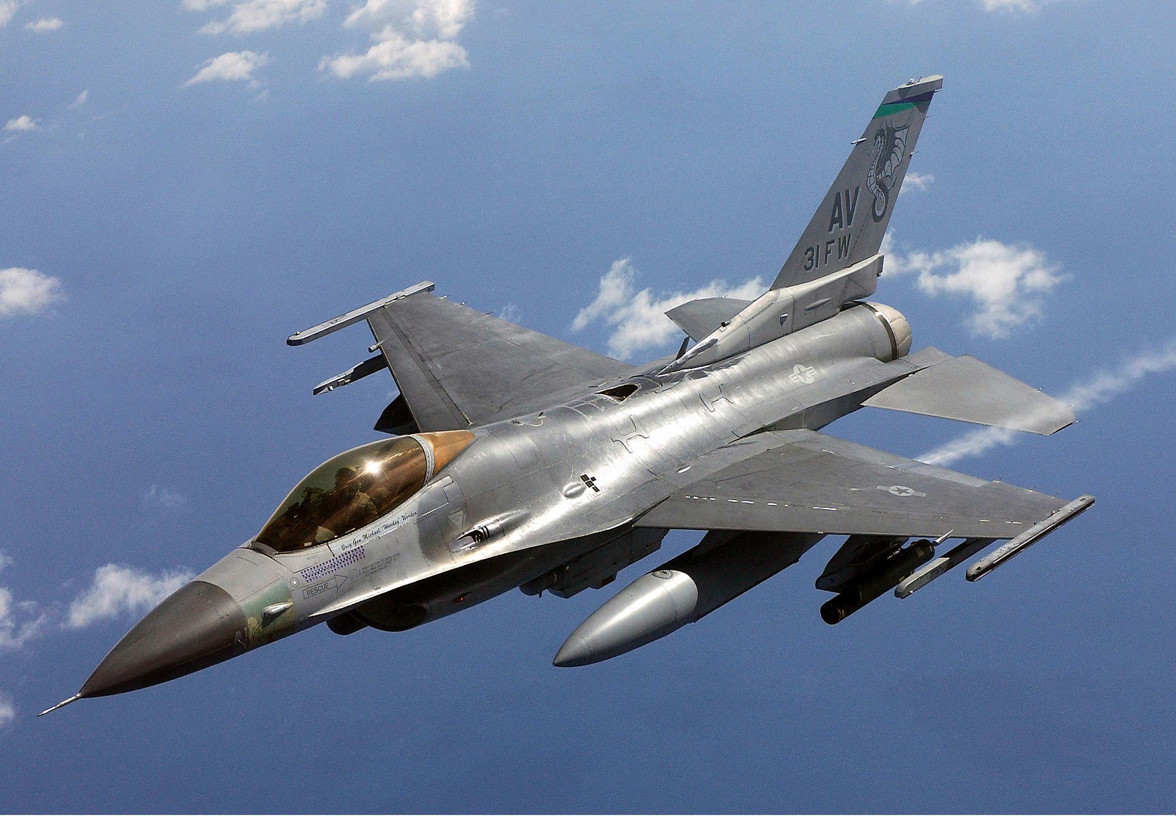 经典战机F16与国内同代战机数据对比