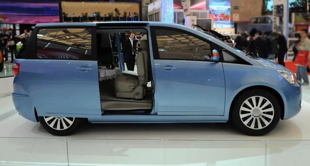 9万可买吉利7座神车，帝豪EV8性价比完胜宝骏730