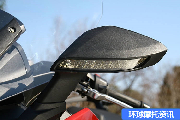 游走都市的豪华宝马：C650GT摩托车
