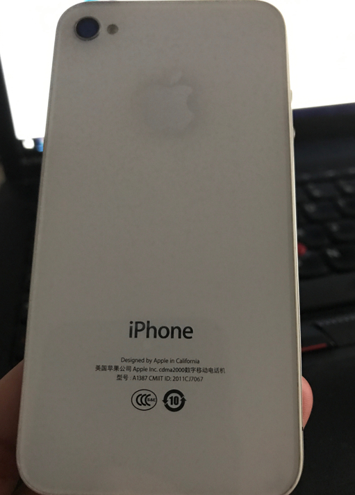 手握着iPhone4s老系统软件在街上，大家都投来羡慕嫉妒的目光！