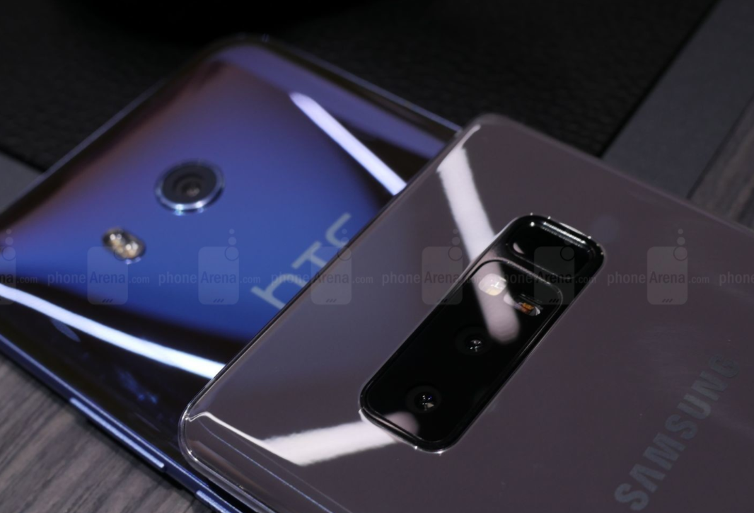 三星Note8、HTC U11真機比照：美女與野獸