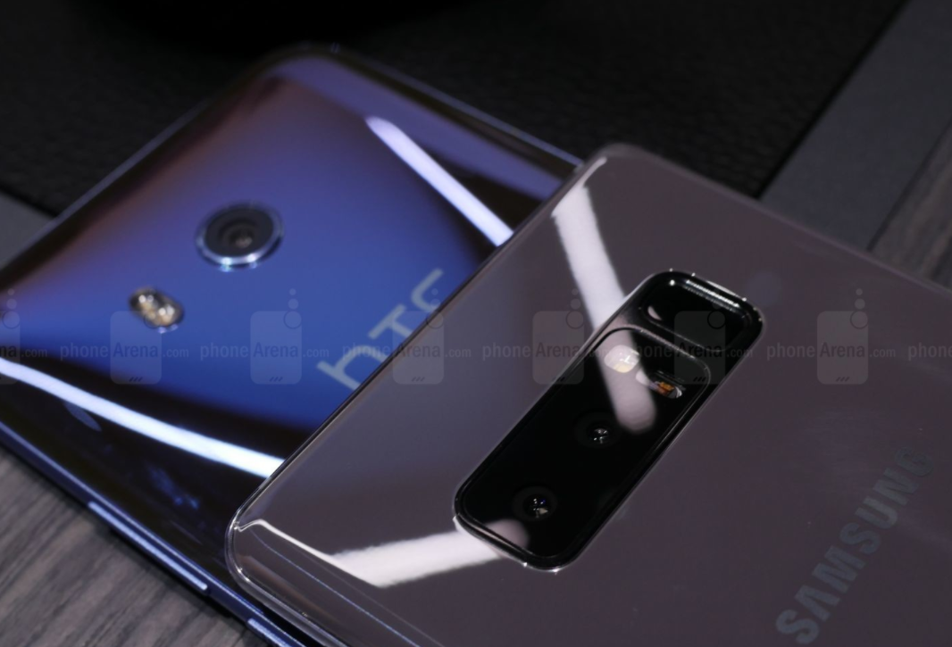 三星Note8、HTC U11真机比照：美女与野兽