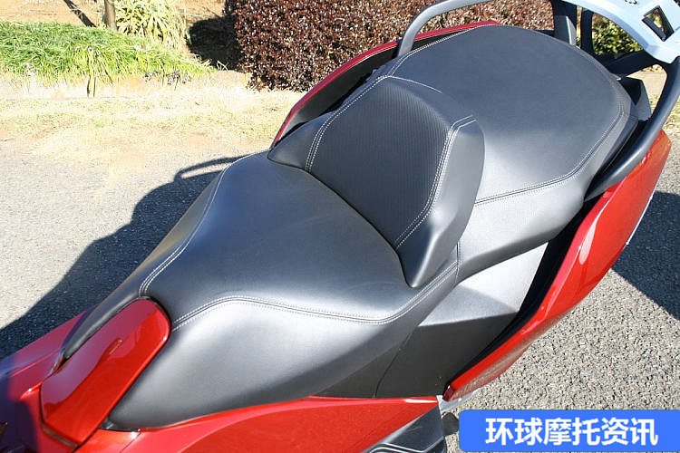 游走都市的豪华宝马：C650GT摩托车