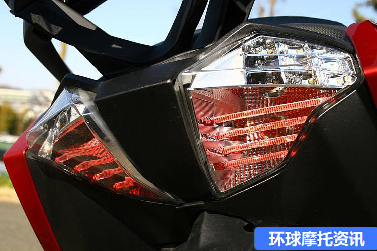 游走都市的豪华宝马：C650GT摩托车