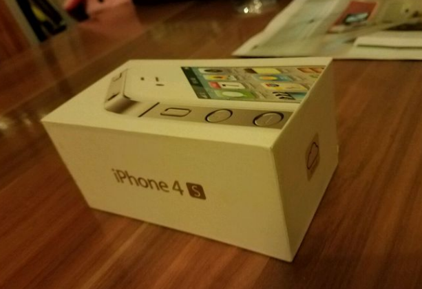 某鱼购买往日旗舰级iPhone4s 64GB，直播间拆箱！