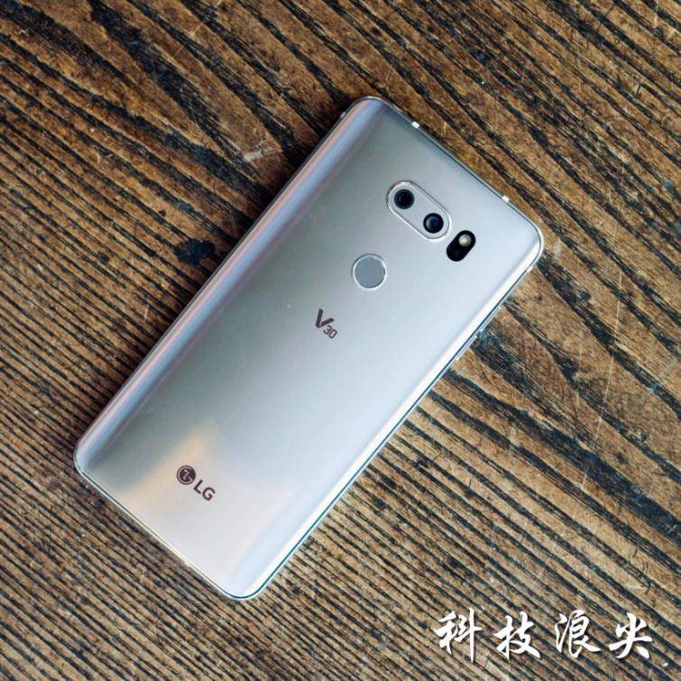 LG V30入门测评：6英寸QHD显示屏 双镜头 三防机身