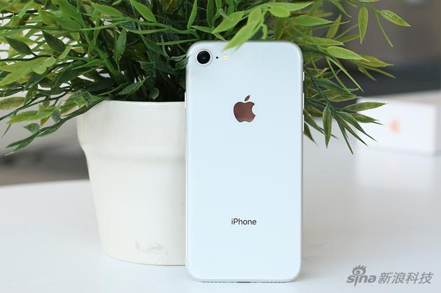 苹果iPhone 8首发评测：从7到8的N个理由